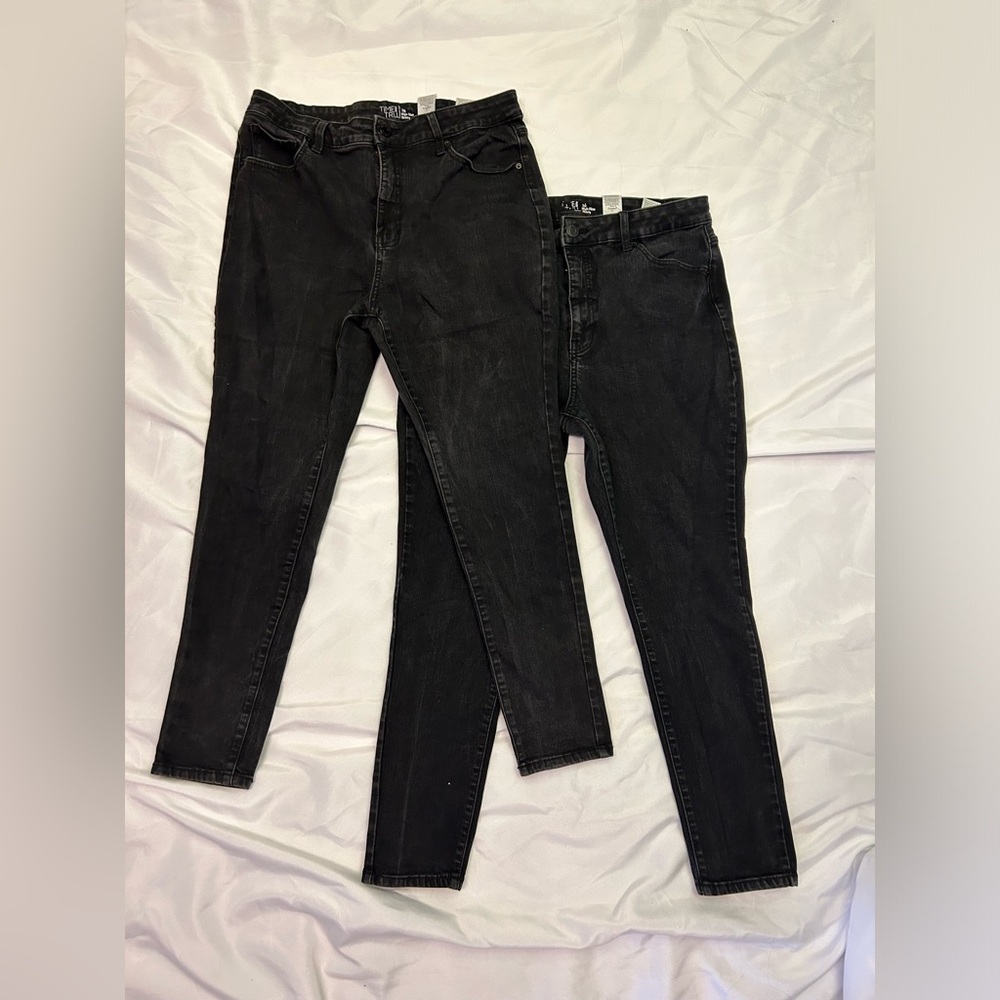 High rise + Skinny black jeans